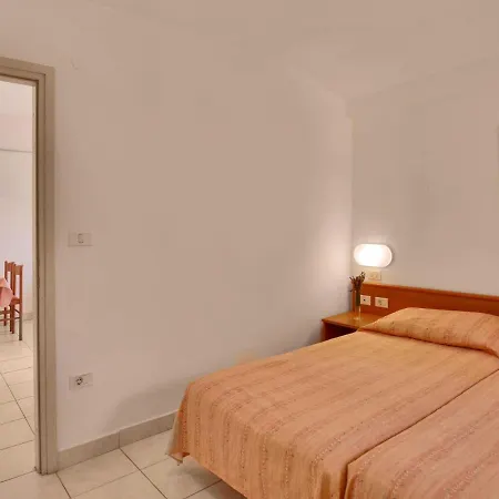 Comfortable With A Terrace Otel Rovinj